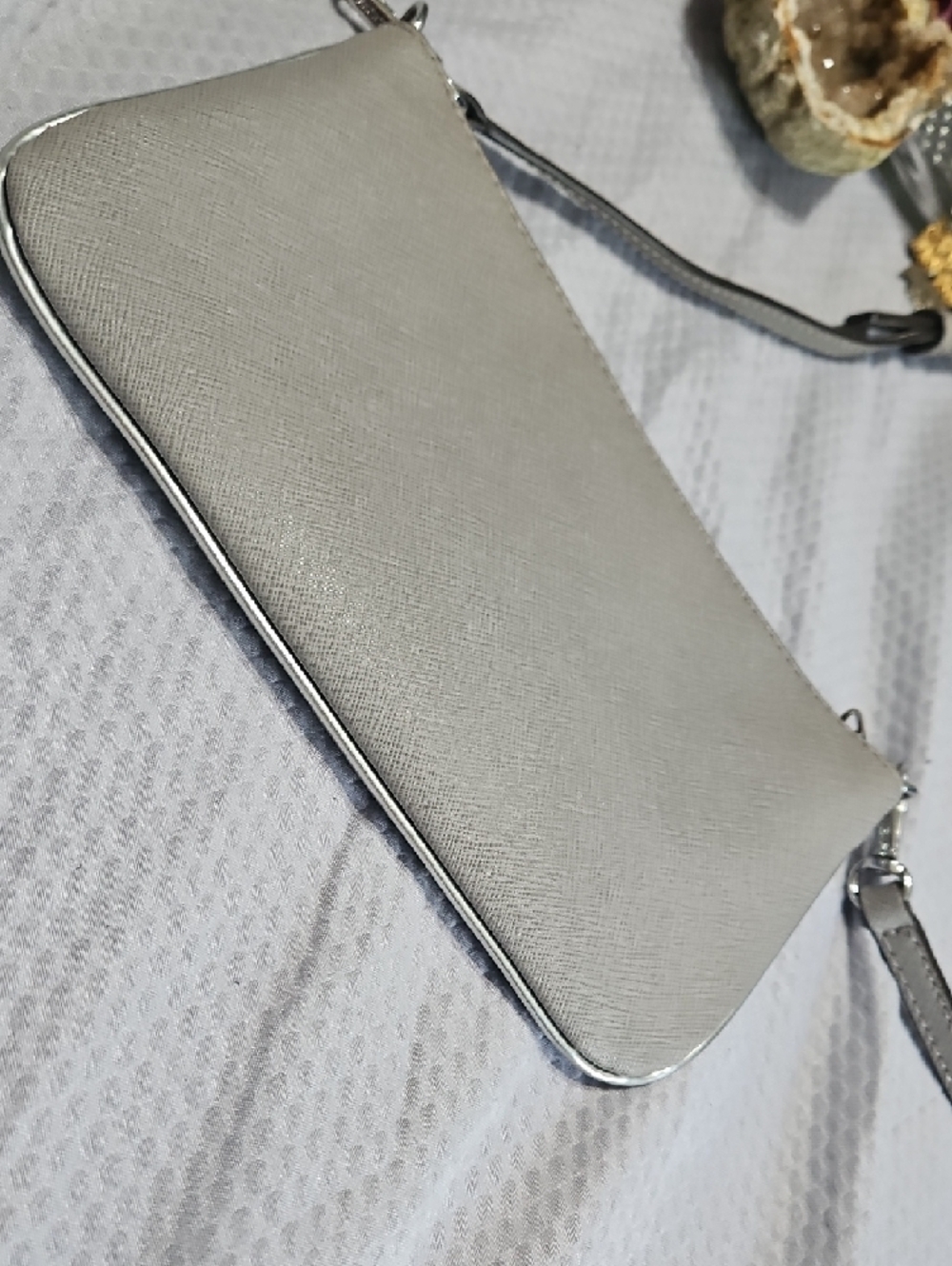 Michael Kors Jet Set Silver Crossbody Purse Clutch NWOT - Picture 7 of 16